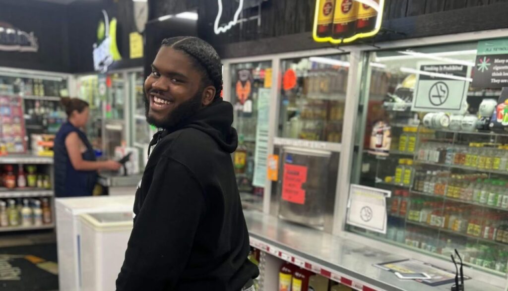 VIDEO: Codey Garrard has been unalived by the guy he outed for having an affair with a tranny in Edgemere court & Meadows, Indianapolis