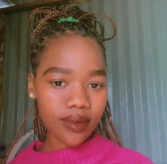 Grade R teacher, Khanyisile Camagu, is called out after having not-so-nice something to say about Nassi Mbolompo’s child